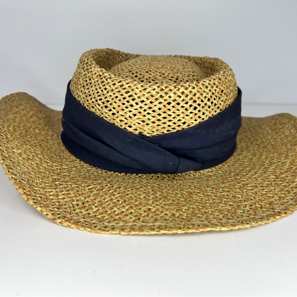 Disney Straw Hat Passholder EPCOT Flower And Garden Festival 2016 - Picture 7 of 13